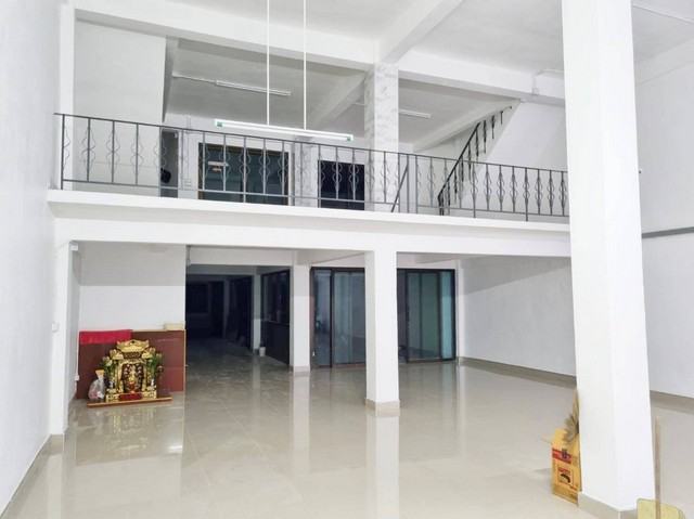 ให้เช่าอาคารพาณิชย์ 2 คูหา เช่าตึก5.5ชั้น2คูหาตีทะลุกัน ทำเลพระราม2ซอย69