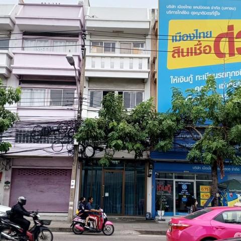 ให้เช่าตึก3.5ชั้นริมถนนรามคำแหง39ติดสี่แยกศรีวราทาวน์อินทาวน์ ใกล้เลียบด่วนเอกมัยทองหล่อ