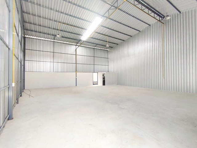 ตลาดนกฮูก MRTพระนั่งเกล้า 1.5 กม. เซ็นทรัล รัตนาธิเบศร์ โกดังสร้างใหม่ให้เช่า 130-1,600 ตรม.  พื้นที่ 1 ไร่ หรือ 400 ตรว. 1น้ำ จอดรถหลายคัน