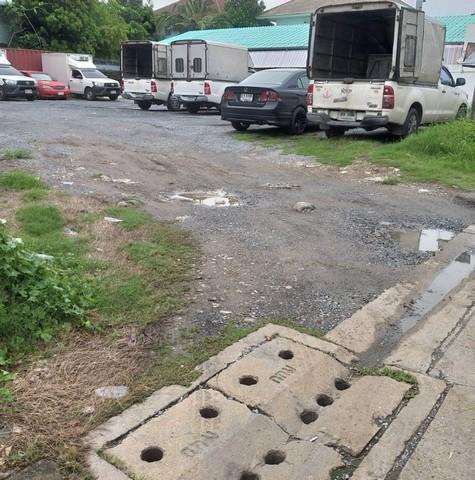 C4066 ขายที่ดินถมแล้วเนื้อที่ 194 ตรว. ถนนรามอินทรา ติดรถไฟฟ้าสายสีชมพู สถานีวัชรพล เหมาะสร้างบ้าน สำนักงานเนื้อที่ 194 ตรว. หน้ากว้างประมาณ 26 เมตร ลึกประมาณ 27 เมตรสนใจนัดชมติดต่อ รหัสประกาศC4066คุณเฟลม  0638956397ID line : 0638956397: https://line.me/ti/p/LTVhEi9gAFC4066 ขายที่ดินถมแล้วเนื้อที่ 194 ตรว. ถนนรามอินทรา ติดรถไฟฟ้าสายสีชมพู สถานีวัชรพล เหมาะสร้างบ้าน สำนักงานที่ดินเปล่าถมแล้ว ถนนรามอินทรา ติดรถไฟฟ