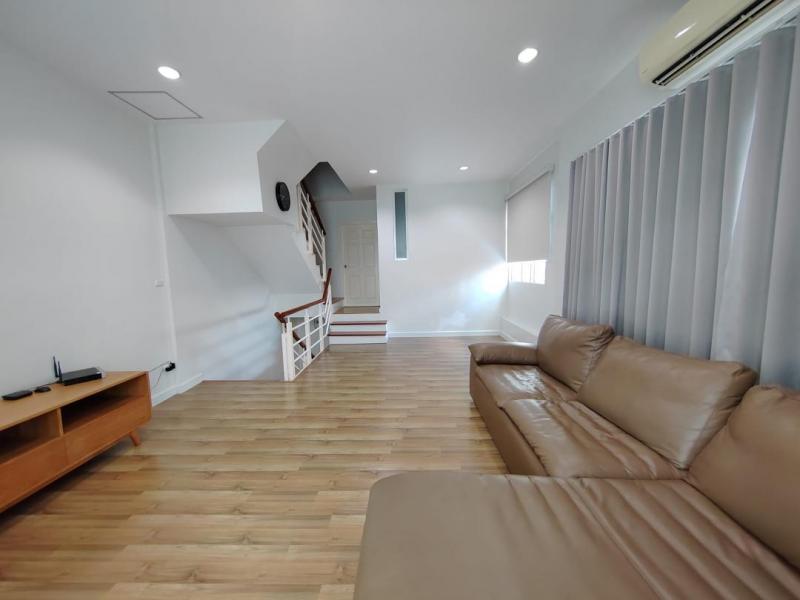 C4064 ขายทาวน์โฮม 3 ชั้น ถนนรามอินทรา 14 (ซอยมัยลาภ) หลังมุม รีโนเวทใหม่ ตกแต่งสไตล์มินิมอล เฟอร์พร้อมอยู่