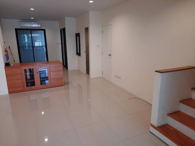 ให้เช่า ทาวน์โอม2ชั้น โครงการINFINITY บ้านกล้วย-ไทรน้อย  บางบัวทอง บ้านใหม่มาก 8500 บาท