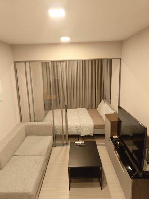 Quintara Phume Sukhumvit 39, spacious, livable, 5th floor, BTS Phrom Phong.***Service for selling/renting houses, condos and giving advice. If interested, contact at any time***Interested in additional details or pictures or making an appointment to see the room?Contact Ekachai (Aui)T. 089-799-5598Line ID: @auiauiaui001 (add @ in front)Room type: 1 bedroom, 2 bathroomsSize 38 sq m., 5th floorNew, clean room, beautifully decorated, ready to move in.details-------------------------------------------------- ------------Rental price: 16,000 baht-------------------------------------------------- ------------*Facilities worth using- Reception hall- swimming pool- Fitness- Relaxation garden-------------------------------------------------- ------------*Nearby important places (Based on information from Google Map)- BTS Thonglor- Emporium- Park Lane Ekkamai- Bangkok Prep International School- Ekkamai International School- Bangkok University- Sukhumvit Hospital----------------------------------