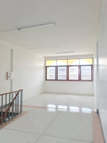 C4050 ให้เช่าอาคารพาณิชย์ 2 คูหา 4 ชั้น รีโนเวทใหม่ ใกล้BTSแบริ่ง ติดถนนสุขุมวิทฝั่งขาออก