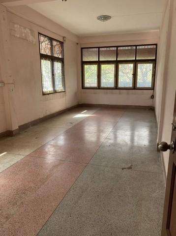 C4032 ให้เช่าอาคารพาณิชย์ 3 ชั้น ซอยเซ็นหลุยส์ 3 ริมถนนใหญ่ ห้องมุม ใกล้BTS เซ็นหลุยส์ 800 เมตร