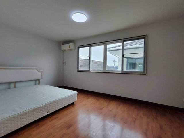 PT12 ขาย ทาวน์โฮมส์ หมู่บ้านสิทธารมย์ ซอยรามอินทรา 45 รีโนเวทใหม่ ใกล้สถานีรถไฟฟ้าสถานีมัยลาภ เขตบางเขนราคาขาย 4,500,000 บาทติดต่อ คุณช่อผกา 0616198565 LINE 0616198565ทาวน์โฮมส์ 3 ชั้น รีโนเวทใหม่ หมู่บ้านสิทธารมย์ ซอยรามอินทรา 45เนื้อที่ 21 ตรว.4 ห้องนอน 3 ห้องน้ำ2 ที่จอดรถ (ในบ้าน 1 คัน นอกบ้าน 1 คัน)แถมฟรี- แอร์ 6 ตัว- ม่านทั้งหลัง- เครื่องทำน้ำอุ่น 2 ตัว- แทงค์น้ำ ใหญ่ -ปั้มน้ำ- ตู้เสื้อผ้า 3 - โซฟ