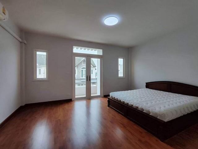 POR3490 ขาย ทาวน์โฮมส์ หมู่บ้านสิทธารมย์ ซอยรามอินทรา 45 รีโนเวทใหม่ ใกล้สถานีรถไฟฟ้าสถานีมัยลาภ เขตบางเขน