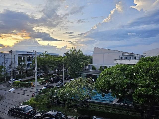 ให้เช่าทาวน์โฮม 3 ชั้น ซอยรามคำแหง 39 โครงการบ้านกลางเมืองพระราม 9 - รามคำแหง  .พื้นที่ใช้สอย 149 ตร.ม.3 ห้องนอน 3 ห้องน้ำ พร้อมอยู่