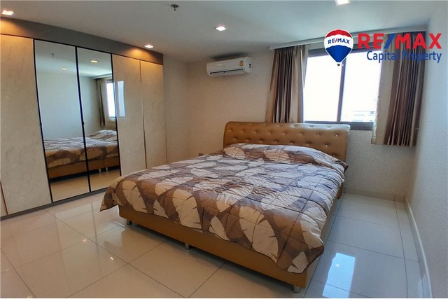 Wong Amat Tower (วงศ์อมาตย์ทาวเวอร์) High Rise ความก้าวจากชายหาดวงศ์อมาตย์ ซึ่งถือเป็นหาดที่มีศูนย์กลางของพัทยา พร้อมการออกแบบที่เพิ่มความสม่ำเสมอให้เข้าเยี่ยมชมได้ในส่วนที่มอบสิ่งต่างๆ สิ่งอำนวยความสะดวกบนชั้นดาดฟ้าคุณจะได้สัมผัสสัมผัสถึงเนื้อของท้องทะเลอย่างใดอย่างหนึ่งและทั่วไปห้องด้วยวัสดุชั้นนำได้มาตรฐานโดยธรรมชาติต่างๆ โดยทั่วไปจะร่วมสร้างเป็นอยู่�