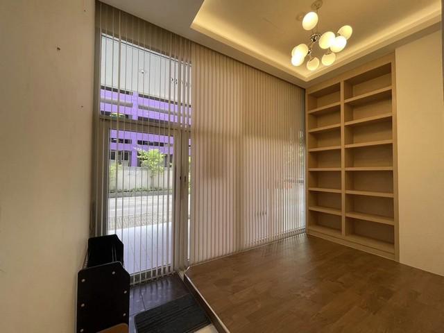 HR2793ให้เช่า/ขายสำนักงาน พื้นที่ใช้สอย 68.85 ตรม. อาคารสาธรเฮ้าส์  BTS สุรศักดิ์ (สาทรเหนือ) แต่งสวย พร้อมเฟอร์นิเจอร์สนใจติดต่อคุณสามารถ 0918070863 ID line : samart863*** ราคาเช่า 45,000 บาท/เดือน (สัญญา 1 ปี)*** ราคาเช่า 40,000 บาท/เดือน (สัญญา 2 ปี)*** ราคาขาย 8.5 ล้านบาทสำนักงานพร้อมเฟอร์นิเจอร์ ชั้น 1 อาคารสาธรเฮ้าส์ ติด BTS สุรศักดิ์พื้นที่ใช้สอย 68.85 ตรม.ชั้น 1 อาคารสาธรเฮ้าส์ ติด bts สุรศักดิ์ (สาทรเหนือ)แต่งสว