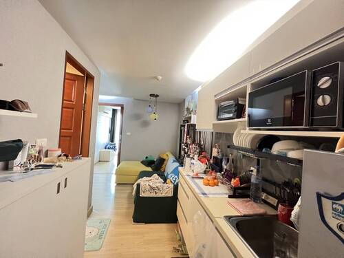 Emerald Residence Ratchada ขนาด 33 ตรม. 1 นอน 1 น้ำ *เดินทางสะดวกมากMRT ห้วยขวาง*ห้องสตูดิโอ 1 ห้องน้ำขนาด 33 ตร.ม. ชั้น 5 ตึก Aเฟอร์นิเจอร์ +เครื่องใช้ไฟฟ้าครบ (มีเครื่องซักผ้า)*เครื่องทำน้ำอุ่น เคาน์เตอร์ครัวบิวท์อิน ติดแอร์ 2 ตัวเครื่องใช้ไฟฟ้า ทีวี ตู้เย็น เตียงนอน และอื่นๆ แถมหมดนักลงทุนซื้อไปปล่อยเช่าได้ราคา 15,000 บาทต่อเดือนราคาขาย :: 2,900,000 บาท (ค่าโอน 50/50)*บริการสินเชื่อฟรีไม่มีค่าใช้จ่า