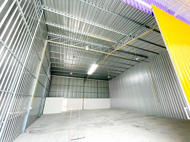 ตลาดนกฮูก MRTพระนั่งเกล้า 1.5 กม โกดังใหม่ให้เช่า 180-1,600 ตรม. เซ็นทรัล รัตนาธิเบศร์  พื้นที่ 1 ไร่ หรือ 400 ตรว. 1น้ำ จอดรถหลายคัน