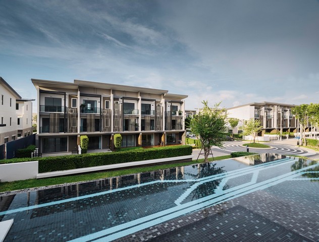 ขายทาวน์โฮม ทาวน์ อเวนิว เมิร์จ รัตนาธิเบศร์  (Town Avenue Merge Rattanathibet) โอกาสเดียวที่ต้องรีบคว้า เจ้าของย้ายไปอยู่ต่างประเทศราคาขาย : 4,450,000 บาท (เจ้าของขายเอง สามารถต่อรองราคาได้) ติดต่อ ขอนัดเข้าชมบ้านได้ทุกวันอาทิตย์คุณเอ้ : 09-3495-3245Line ID : pisoot69 ทาวน์โฮม 3 ชั้น ติดสถานี MRT ขายต่ำกว่าราคาซื้อ แต่ได้พื้นที่ใหญ่สุดในโครงการ จอดรถได้ 2-3 คัน มากกว่าทุกหลังในโครงการ ดูแลบ้านอย่างดี พร้