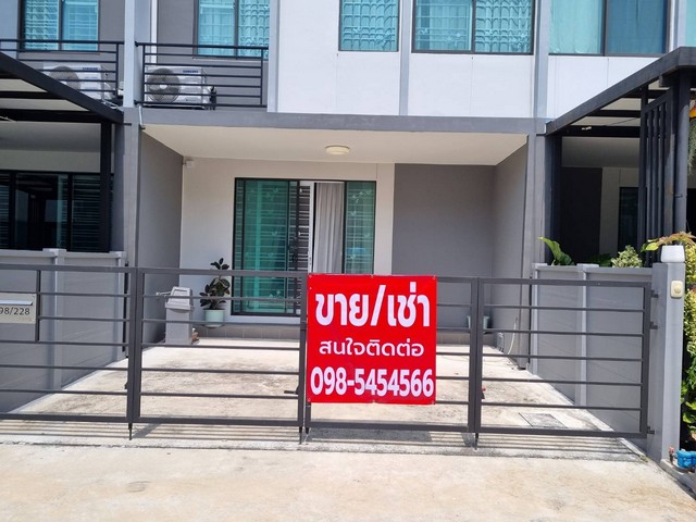 ขาย/เช่า ด่วน ทาวน์โฮม หมู่บ้านพลีโน่ บางนา -อ่อนนุช ซ.กิ่งแก้ว 37  พื้นที่ 17.5 ตร.วาบ้านหน้ากว้าง 5.5 เมตรทาวน์โฮม 2 ชั้น  2 จอด  3 ห้องนอน  2 ห้องน้ำ  พื้นที่ส่วนกลางมีสวนหย่อมและสระว่ายน้ำ  ใกล้สนามบินสุวรรณภูมิ และแอร์พอร์ตลิ้งค์ลาดกระบังหมู่บ้านพลีโน่ บางนา -อ่อนนุช ซ.กิ่งแก้ว 37 ต.ราชาเทวะ อ.บางพลี จ.สมุทรปราการ ราคาเช่าเดือนละ  13,000  ราคาขาย 2.75 ล้านบาทสนใจ โทรติดต่อสอบถา