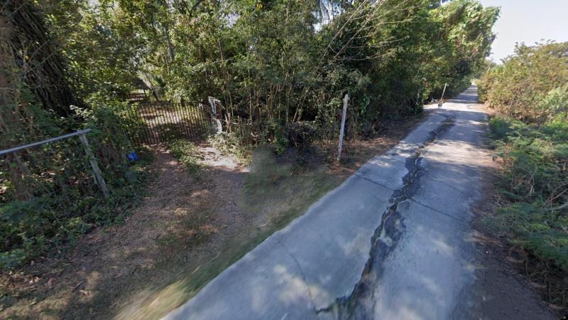 ที่ดิน - 3500000 บ.  พท. 910 sq.wa ไม่ไกลจาก วัดราษร์นิยม วัดลากค้อน NEW! มีบ้าน ที่ดินถมอล้วบางส่วน