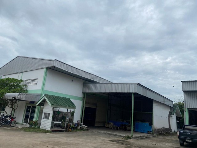 C3574 ขายโรงงานฉีดพลาสติก มีเครื่องจักรและอุปกรณ์การผลิต มีใบรง.4 ศรีราชา ชลบุรี