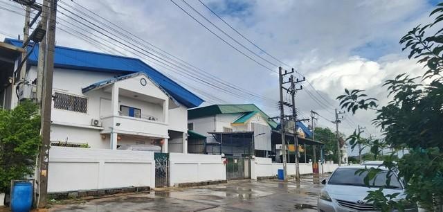 ให้เช่าและขายบ้านเดี่ยว 2 ชั้น 53 ตรว. 4 ห้องนอน มัณฑนา เลค วัชรพล (Manthana Lake Watcharapol) สุขาภิบาล 5 สายไหม ออเงิน*** ราคาเช่า 35,000 บาท/เดือน*** ราคาขาย 7 ล้านบาทสนใจติดต่อ : โทร/ไลน์: คุณภพกร (หน่อย) 083-295-5496 (รหัสทรัพย์ 71TN)Line :   https://line.me/ti/p/UVKmW5YOfXLine ID: noi_itบ้านเดี่ยว 2 ชั้น มัณฑนา เลค วัชรพล (Manthana Lake Watcharapol) สุขาภิบาล 5 สายไหม ออเงิน- พื้นที่ดิน 53 ตร.วา- พื้นที่ใช้สอย 170 ตรม.- 4 ห้องนอน- 3 ห้องน้ำ- ห้องโถง 1 ห้อง และห้องพักผ่อ