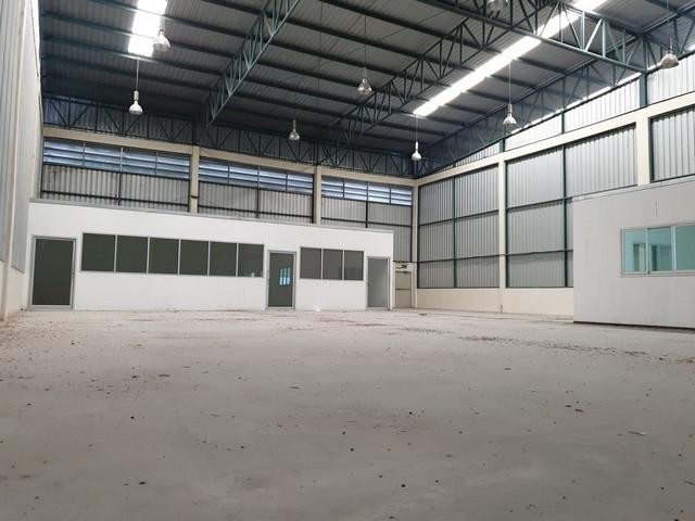 C4053 ให้เช่าโกดังโรงงาน 450 ตรม และ 335 ตรม ติดถนนมอเตอร์เวย์ ใกล้บางแสน บางพระ ศรีราชา ชลบุรี