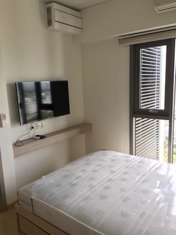 Whizdom Connect, convenient, private, safe, 12A floor, BTS Punnawithi.***Service for selling/renting houses, condos and giving advice. If interested, contact at any time***Interested in additional details or pictures or making an appointment to see the room?You can contact Ekachai (Aui).T. 089-799-5598Line ID: @auiauiaui001 (add @ in front) (Agent Post)-------------------------------------------------- ------------Room type: 1 bedroom, 1 bathroomSize 30 sq m., Floor 12ANew, clean room, beautifully decorated, ready to move in.details-------------------------------------------------- ------------Rental price: 16,000 baht per month-------------------------------------------------- ------------*Facilities worth using-  swimming pool– Fitness– Sky Lounge- library– garden-------------------------------------------------- ------------*Nearby important places (Based on information from Google Map)1. Big C2. Tesco Lotus3. BTS Punnawithi4. True Digital Park---------------------------------