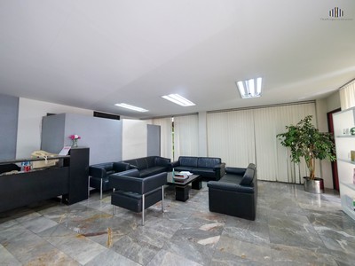 Rare! Well Maintained, Renovated Extra Rooms!! 650 Sq.m 4-Storey 84 Sq.W Home Office Building for SALE at Town in Town Soi 3