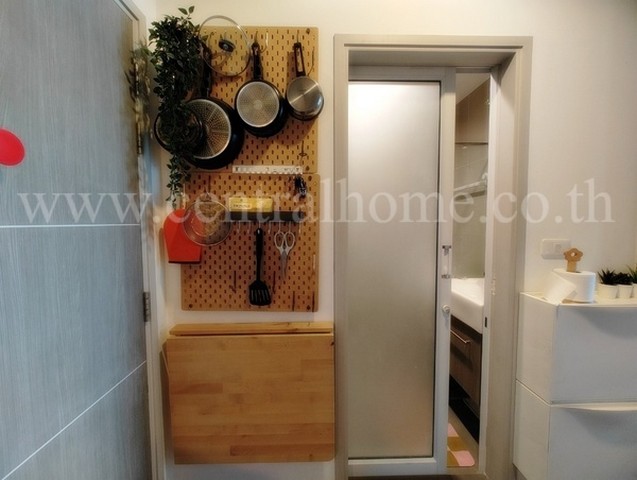 รหัสทรัพย์  4739คอนโด ไอดีโอ โมบิ บางซื่อ แกรนด์ อินเตอร์เชนจ์ พร้อมอยู่ที่ตั้ง 571 ถ. ประชาชื่น แขวงบางซื่อ เขตบางซื่อ กรุงเทพมหานคร 10800รายละเอียดทรัพย์ - คอนโด High Rise 32 ชั้น, อยู่ชั้นที่ 9, ขนาดพื้นที่ 24.94 ตารางเมตร- Studio tpye 1 ห้องนอน, 1 ห้องน้ำ, 1 จอดรถ- เฟอร์นเจอร์ เตียงนอน 5 ฟุต, ตู้เสื้อผ้า, ฉากกั้นห้อง- เครื่องใช้ไฟฟ้า เครื่องทำน้ำอุ่น, เครื่องกรองน้ำ, แอร์ และผ้าม่าน 2 ชั้นสิ่งอำ