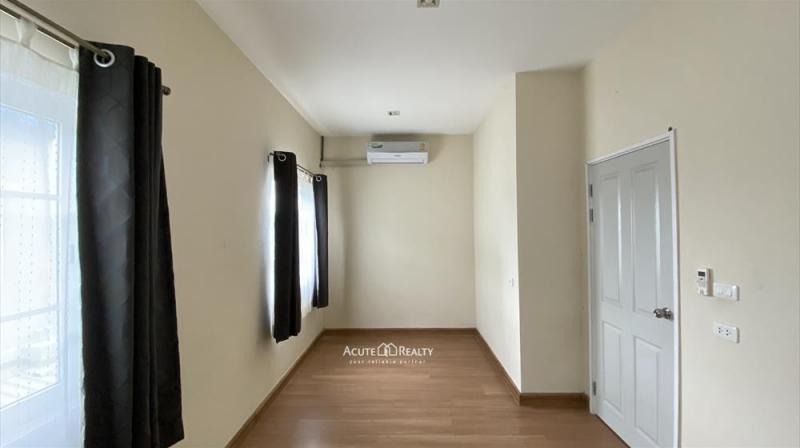 ขายทาวน์โฮม หลังมุม โครงการ โกลเด้น ทาวน์ สาทร ทำเลดี ติดถนนหลัก