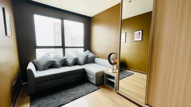 Ideo O2 is private, spacious, safe, 26th floor, BTS Bangna.***Service for selling/renting houses, condos and giving advice. If interested, contact at any time***Interested in additional details or pictures or making an appointment to see the room?Contact EkachaiT. 089-799-5598Line ID: @auiauiaui001 (add @ in front)-------------------------------------------------- ------------Room type: 2 bedrooms, 1 bathroomSize 47 sq m., 26th floor, Building BNew, clean room, beautifully decorated, ready to move in.details-------------------------------------------------- ------------Rental price: 28,000 baht per month-------------------------------------------------- ------------*Facilities worth using- Common area approximately 10 rai- 3 large swimming pools, 3 zones- Private Nature Jogging Track- Futsal field- Natural garden 5,000 sq m.- Co-Working Space- Meeting Room-------------------------------------------------- ------------*Nearby important places (Based on information from Google Map)- Bang