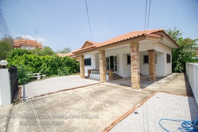 M 3905ขายด่วน บ้านเดี่ยว หมู่บ้านสิบแสนสุข ต.ธารเกษม อ.พระพุทธบาท จ.สระบุรีติดต่อ ประสงค์ โทร.062-348-7893Line id : songloveu88นิก โทร.065-985-2958Line id : nickky-nicรายละเอียด• พื้นที่ด้านหลังของบ้านกว้างขวาง สามารถทำเป็นสวน นั่งเล่นได้• 2 นอน 2 น้ำ 1 แอร์ 1 จอดรถ• พื้นที่ใช้สอย 115 ตรม.• เครื่องทำน้ำอุ่น เคาน์เตอร์ครัว• มุ้งลวด เหล็กดัด • พื้นปูกระเบื้องแกรนิตโต้• หน้าบ้านหันทิศตะวันออก• ราคาขายนี้ ค่าธร