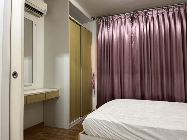 Property ID: C-25614ขายด่วน !!! คอนโด The Seed Chaeng Watthana ขนาด 30.78 ตร.ม. เงียบสงบน่าอยู่ ห้องวิวสระว่ายน้ำเดินทางสะดวก ใกล้สถานีรถไฟฟ้าสายสีขมพู ใกล้ทางขึ้น-ลงทางด่วนเดอะ ซี๊ด แจ้งวัฒนะ (The Seed Chaeng Watthana)ที่ตั้ง ติดถนนแจ้งวัฒนะ ข้างซอยแจ้งวัฒนะ-ปากเกร็ด 41 (ใกล้ทางลง ทางด่วนแจ้งวัฒนะ 50 ม./ห่างจากสถานีรถไฟฟ้าสายสีชมพู สถานีเมืองทองธานี 80 ม.)https://maps.app.goo.gl/ZPU1nhdrV9c62v216ชั้น 7 (อาคารสูง 8 ชั้น) ระเบียงหันทิศใต้เนื