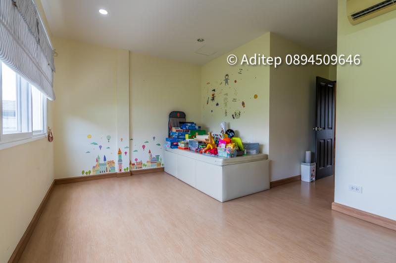 ขาย ทาวน์โฮม โชคชัย 4 ม.ภัทรา วิลล่า 8 สตรีวิทยา 2 ซอย 10 ขนาด 3 ชั้น 21 ตรว. 3 ห้องนอน 4 ห้องน้ำ เฟอร์บิ้วอิน