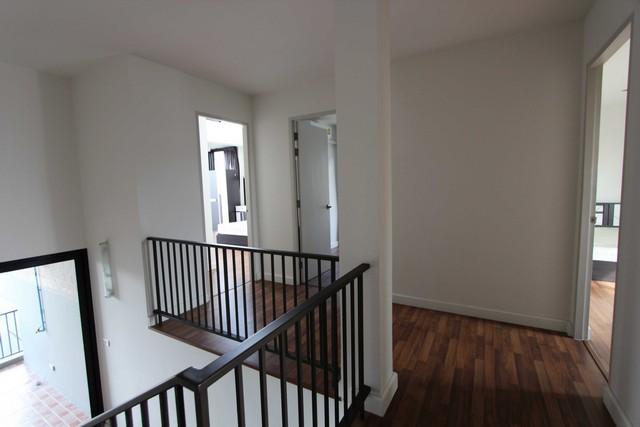 ให้เช่าโฮมออฟฟิศ4 ชั้น  7 ห้องเอนกประสงค์ 6 ห้องน้ำ โครงการ THE PENTAS RATCHADA-RAMA 9 สไตล์โมเดิร์น ลอฟท์ เดินทางสะดวก