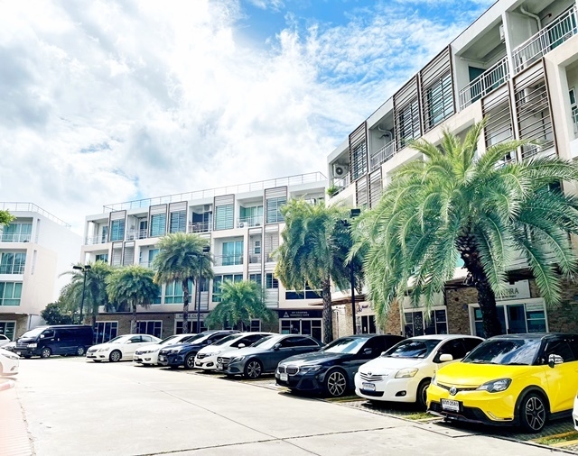 BRT นราราม3 235ตรม.Terminal 21 ให้เช่า-ขาย โฮมออฟฟิศ 16ลบ. 4นอน 5น้ำ 2 จอดรถ ริมแม่น้ำเจ้าพระยา 59,998B-MBRT Nararam 3 235sq.m. 59,998B-M 16million baht 4bed 5bath 2parking. Terminal 21 For Rent-Sell Home office next to the Chao Phraya River ซ.พระราม3 50-56  แขวงช่องนนทรี เขตยานนาวา กรุงเทพฯ สามารถทำเป็นที่พักอาศัยและออฟฟิศหรือร้านค้าได้4 ห้องนอน 5 ห้องน้ำ2 จอดรถส่วนกลางสระว่ายน้ำระบบเกลือ ฟิตเนส สวนบนดาดฟ้า และห้องเด็กเล่น ฯลฯ สถานที่ใกล้เคียงเทสโก้ โลตัส พระราม 3 ( 1 กม.)บ