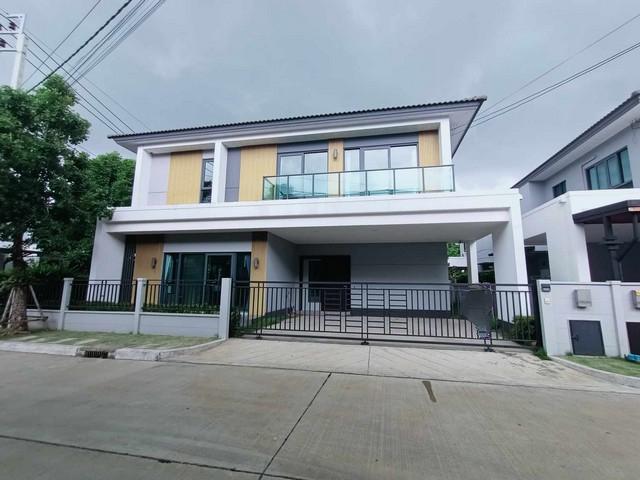 HS0949 ขายบ้านเดี่ยว2 ชั้น หลังมุม ซอยไทรม้า 18 นนทบุรี โครงการเซนโทร สะพานมหาเจษฎาบดินทร์ฯ 2 ขนาด 60.30 ตารางวา 4 ห้องนอน 5 ห้องน้ำ  จอดรถได้ 2-3 คัน ราคา 12 ล้านบาท: ติดต่อ : คุณ เอก  :  061-241 4954   &   083-017 9463   : Line Id : eak2325: กดลิ้งค์เพื่อเเอดไลน์ครับ :  https://line.me/ti/p/A6pc3MToug     :  https://line.me/ti/p/OLEY0bJTsVราคา 12,000,000 บาทที่ตั้ง ซอยไทรม้า 18 ต.ไทรม้า อ.เมืองนนทบุรี จ.นนทบุรีขายบ้านเดี่ยว 2 ชั้น หลังมุม โครงการเซนโทร สะพานมหาเจษฎาบดิ