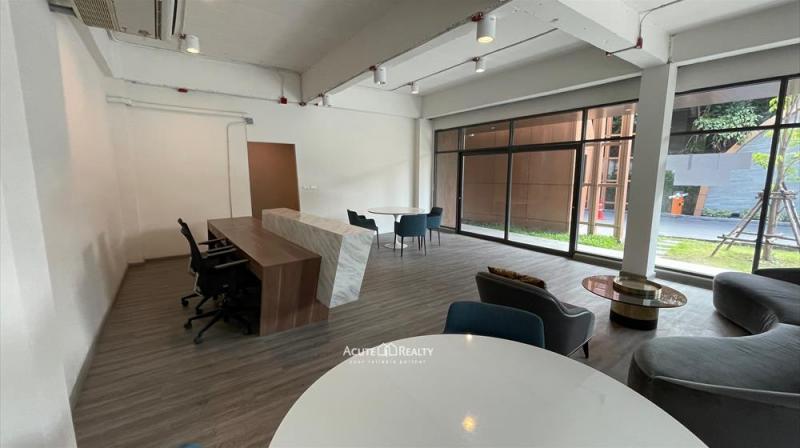 ให้เช่าอาคาร 2 ชั้น พร้อมที่จอดรถ สุขุมวิท 71 เหมาะทำร้านอาหาร คาเฟ่ คลินิก โชว์รูม