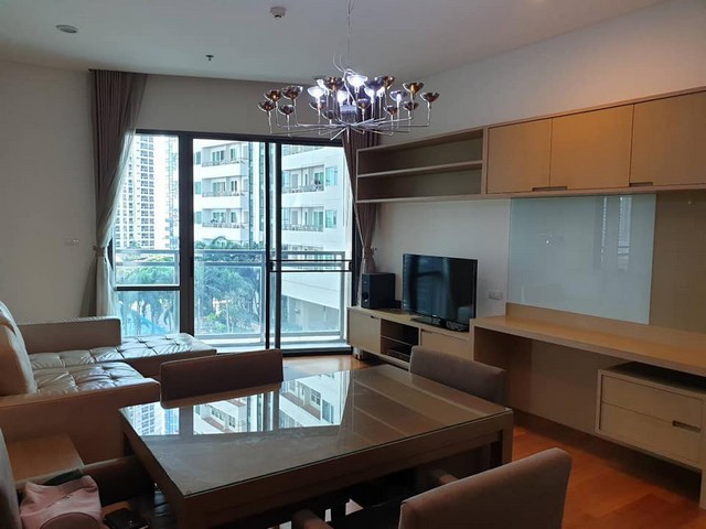 Bright Sukhumvit 24, clean, convenient, safe, 8th floor, BTS Phrom Phong.***Service for selling/renting houses, condos and giving advice. If interested, contact at any time***Interested in additional details or pictures or making an appointment to see the room?Contact Ekachai (Aui)T. 089-799-5598Line ID: @auiauiaui001 (add @ in front)Room type: 1 bedroom, 1 bathroomSize 67 sq m., 8th floor, Building ANew, clean room, beautifully decorated, ready to move in.details-------------------------------------------------- ------------Rental price: 50,000 baht per month-------------------------------------------------- ------------*Facilities worth using– Treadmill- swimming pool– Fitness– Rest room– Childrens play room-------------------------------------------------- ------------*Nearby important places (Based on information from Google Map)- Green Line BTS Phrom Phong Station: 650 m.- Emporium : 650 m.- EmQuartier : 700 m.- Terminal 21 : 2.0 km.- Central Embassy : 3.6 km.- Bangkok Uni