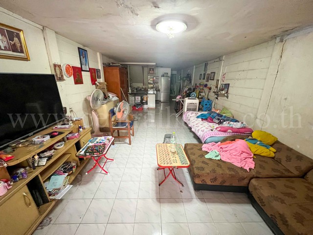 P1 ทาวน์เฮ้าส์คลองจั่นวิลล่า ซอย นวมินทร์ 47 ใกล้ รถไฟฟ้า MRT สถานีบางกะปิ