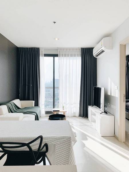 ghd000149R ให้เช่าคอนโด ริทึ่ม สุขุมวิท 42 ขนาด 48 ตรม 1นอน 1น้ำ ชั้น 16 พร้อมเข้าอยู่ ใกล้ BTSเอกมัยราคาเช่า 35,000 บาท/เดือนสนใจติดต่อ:โบ 0937894935Line: @guruhomeddคอนโด ริทึ่ม สุขุมวิท 42 / Rhythm Sukhumvit 42ที่ตั้ง : ถนนสุขุมวิท ซอยสุขุมวิท42 แขวงพระโขนง เขตคลองเตย กทม.พิกัด : https://maps.app.goo.gl/cY7qMsJ9m2L8aMoB9รายละเอียด :ขนาดห้อง 48 ตารางเมตร1 ห้องนอน 1 ห้องน้ำ ชั้น 16จอดรถได้ 1 คันพร้อมเข้าอยู่สิ่งอำนวยความสะดวก- Grand Double Volume Lobby- Mailbox- สระว่