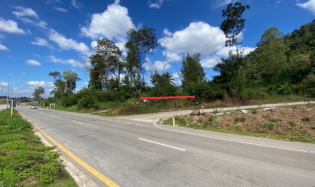 รายละเอียดเพิ่มเติมCode ID :  PKK02-14900ราคาขาย       1,263,000 บาท- ขนาดพื้นที่ :  336 ตร.ว (3 งาน / 36 ตร.ว)- พื้นที่ใช้สอย :   96 ตร.ม- จำนวนห้อง :     - ห้องนอน - ห้องน้ำ - จอดรถ :      1-2 คัน- บ้านเดี่ยว   :     1 ชั้น- บ้านเดี่ยวหันทางทิศ :- อายุอาคาร :  11 ปีพิกัดทรัพย์ :  https://maps.app.goo.gl/hoJakMxhKYf3sgci6สถานที่ใกล้เคียง- ใกล้บิ๊กซี มาร์เก็ต วังสะพุง- ใกล้ตลาดเช้าวังสะพุง- ใกล้โลตัส โกเฟรช ถนนภูมิวิธี วังสะพุง เลย- ใกล้โลตัส โกเฟรช สามแย