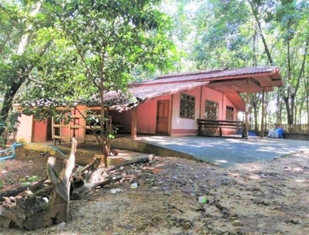 รายละเอียดเพิ่มเติมCode ID :  PKK02-14758ราคาขาย       1,939,000 บาท- ขนาดพื้นที่ :  1,058 ตร.ว (2 ไร่ / 2 งาน / 58 ตร.ว)- พื้นที่ใช้สอย :   124 ตร.ม- จำนวนห้อง :     1 ห้องนอน 2 ห้องน้ำ - จอดรถ :      1-2 คัน- บ้านเดี่ยว   :     1 ชั้น- บ้านเดี่ยวหันทางทิศ :- อายุอาคาร :  10 ปีพิกัดทรัพย์ :  https://maps.app.goo.gl/qc2nAKegiE9Cgz319สถานที่ใกล้เคียง- ใกล้วัดบ้านเหว่อ- ใกล้วัดบ้านกุดตอเรือ- ใกล้วัดทุ่งสว่างสามัคคี- ใกล้โรงเรียนบ้านเหว่อฟากห้วยกุดตอเรือสอบถ