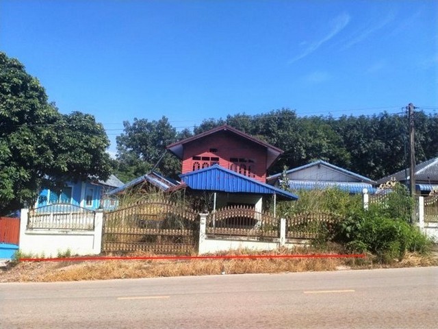 รายละเอียดเพิ่มเติมCode ID :  PKK02-09151ราคาขาย       1,568,000 บาท- ขนาดพื้นที่ :    1,065 ตร.ว (2 ไร่ / 2 งาน / 65 ตร.ว) - พื้นที่ใช้สอย :    240.76 ตร.ม- จำนวนห้อง :     - ห้องนอน 2 ห้องน้ำ - จอดรถ :      1-2 คัน- บ้านครึ่งตึกครึ่งไม้  :      2 ชั้น- บ้านครึ่งตึกครึ่งไม้หันทางทิศ :- อายุอาคาร :  14 ปีพิกัดทรัพย์ :   https://maps.app.goo.gl/RAfejGhik3uV9V4y7สถานที่ใกล้เคียง- ใกล้วัดทุ่งสว่างสามัคคี- ใกล้โรงพยาบาลส่งเสริมสุขภาพตำบลทรายขาว- ใกล้​วัดป่าภูหลวง