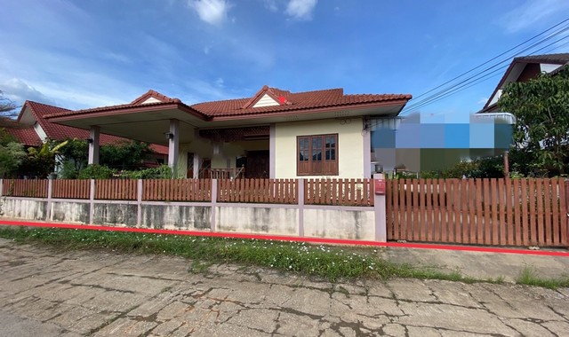 รายละเอียดเพิ่มเติมCode ID :  PKK02-13265ราคาขาย       2,037,000 บาท- ขนาดพื้นที่ :    84 ตร.ว - พื้นที่ใช้สอย :     168 ตร.ม- จำนวนห้อง :     3 ห้องนอน 2 ห้องน้ำ - จอดรถ :      1-2 คัน- บ้านเดี่ยว :       1 ชั้น- บ้านเดี่ยวหันทางทิศ :- อายุอาคาร :  7 ปีพิกัดทรัพย์ :     https://maps.app.goo.gl/Zg6qmuA4VjuqEnsr9สถานที่ใกล้เคียง- ใกล้แม็คโคร เลย- ใกล้บิ๊กซี ซูเปอร์เซ็นเตอร์ เลย - ใกล้โลตัส โกเฟรช ตลาดเย็น เลย - ใกล้โรงพยาบาลเลยสอบถามเพิ่มเติม/นัดชมโทร. 097-41