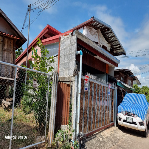 พิกัด : https://maps.google.com/maps?q=16.501182,102.403884ทาวน์เฮ้าส์ชั้นเดียว 59/2 ใกล้ปากทางแยกภูเวียงที่ตั้ง  ตำบล โนนทัน  อำเภอ หนองเรือ จ.ขอนแก่นพื้นที่ 17.8 ตร.ว.พื้นที่ใช้สอย 71.20 ตร.ม.1 ชั้น2 ห้องนอน2 ห้องน้ำ1 ห้องนั่งเล่น1 ครัวที่จอดรถ 1 คันในบ้านรั้วบ้านไม้สักทอง__________________________________________________________ราคาขาย 600,000 บาท  (ค่าโอนคนละครึ่ง)__________________________________________________________ลักษณะเด่น :เลยปากทางแยกภูเวียงขับเข้ามา 5 นาทีบ้านราคาถูกก