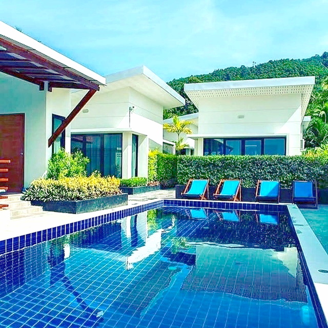 ให้เช่า โรงแรม 5 ดาว เกาะพะงัน 8นอน บ้านพูลวิลล่า1ชั้น 1-2 ไร่ 2 งาน 50ตรว. 191,999B-M  8น้ำ จอดรถได้หลายคัน 8แอร์ อนันตราKoh Phangan 8bed for rent 5 Star Hotel Pool villa house 1 floor 1-2rai 2ngan 50sq.wa. 191,999B-M 8bath parking for many cars 8A/C. Anantaraพงัน ถ.บ้านใต้ ตำบลบ้านใต้ อำเภอเกาะพะงัน สุราษฎร์ธานีดีลักซ์ Deluxe 2 ห้องสุพีเรีย superior 6 ห้องสระว่ายน้ำขนาดใหญ่VDOhttps://youtube.com/shorts/NCzkiH3nsYE8 ห้องนอน8 ห้องน้ำ8 แอร์จอดรถได้หลายคัน- ตู้เย็น- ทีวี- สระว่ายน้ำมีพื้นที่อีก 1 ไร่ด้าน