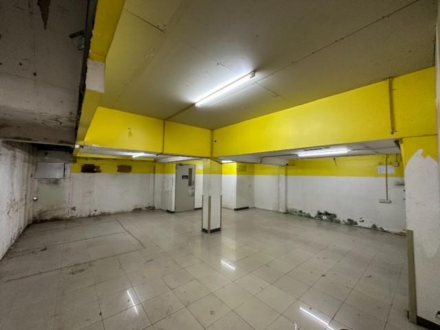 ให้เช่าตึกแถว อาคารพาณิชย์ 2 ห้อง 4 ชั้น ใกล้ The Mallบางกะปิ  ถ. ลาดพร้าว พื้นที่ใช้สอย 512 ตร.ม. หน้ากว้าง 8 เมตร  ลึก 16 เมตร