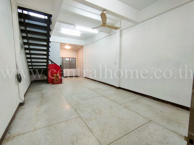 R1 ทาวน์เฮ้าส์ หมู่บ้าน วีรวัฒน์ บางแค เพชรเกษม 92 ใกล้ เดอะมอลล์บางแค