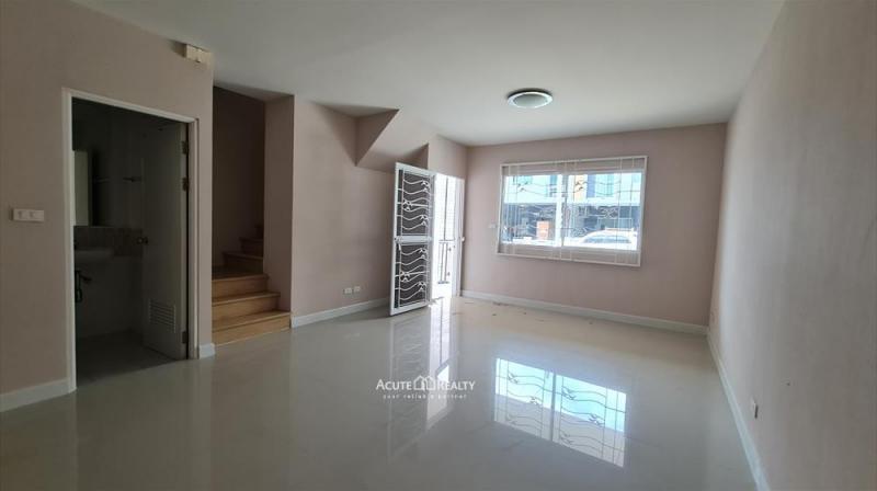 ขายทาวน์เฮ้าส์ 2 ชั้น โครงการ พลีโน่ เข้าออกสะดวก ใกล้บิ๊กซี & แม็คโคร ศรีนครินทร์