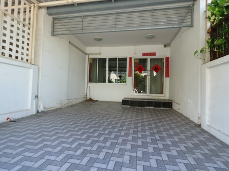 ให้เช่า บ้านโฮมออฟฟิศ 3 ชั้น ฟลอร่าวิลล์ ศรีนครินทร์ ติดโฮมโปร โลตัส วงแหวนกาญจนาฯ สมุทรปราการ ตกแต่งสวย พร้อมอยู่