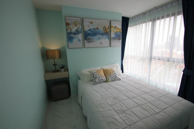 Ideo O2, clean, nice, private, 15th floor, BTS Bangna.***Service for selling/renting houses, condos and giving advice. If interested, contact at any time***Interested in additional details or pictures or making an appointment to see the room?Contact EkachaiT. 089-799-5598Line ID: @auiauiaui001 (add @ in front)-------------------------------------------------- ------------Room type: 2 bedrooms, 1 bathroomSize 46 sq m., 15th floor, Building ANew, clean room, beautifully decorated, ready to move in.details-------------------------------------------------- ------------Rental price: 23,000 baht per month-------------------------------------------------- ------------*Facilities worth using- Common area approximately 10 rai- 3 large swimming pools, 3 zones- Private Nature Jogging Track- Futsal field- Natural garden 5,000 sq m.- Co-Working Space- Meeting Room-------------------------------------------------- ------------*Nearby important places (Based on information from Google Map)- Bangkok M