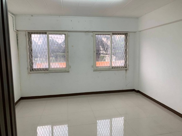 ให้เช่าอาคารพาณิชย์ 4.5 ชั้น ทำเลสุคนธสวัสดิ์ลาดพร้าว71