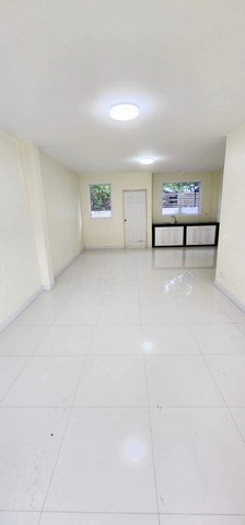 ขายทาวน์โฮม 3 ชั้น บ้านมือ 1#ทำเลMRTเตาปูน#ขายบ้านใหม่มือ1สร้างเอง#ขายบ้าน4นอนหลังมุมทำเลดีพิกัด : ซ.ประชานฤมิตร(ซ.ข้าวหลาม)ถนนประชาราษฏร์ 1 แขวงบางซื่อ เขตบางซื่อ กรุงเทพฯ 10800ขนาดเนื้อที่ 24 ตรว.พื้นที่ใช้สอย 250 ตรม.มี 4 ห้องนอน, 3 ห้องน้ำมี 1 ที่จอดรถ ราคาขาย 4.29 ล้าน**คชจ.วันโอนคนละครึ่งกับผู้ซื้อสนใจโทรมาคุยราคากันได้นะคะเจ้าของบ้านใจดี ตัวแทนขายก็น่ารักคุณปุ๊ก 081 8158994   